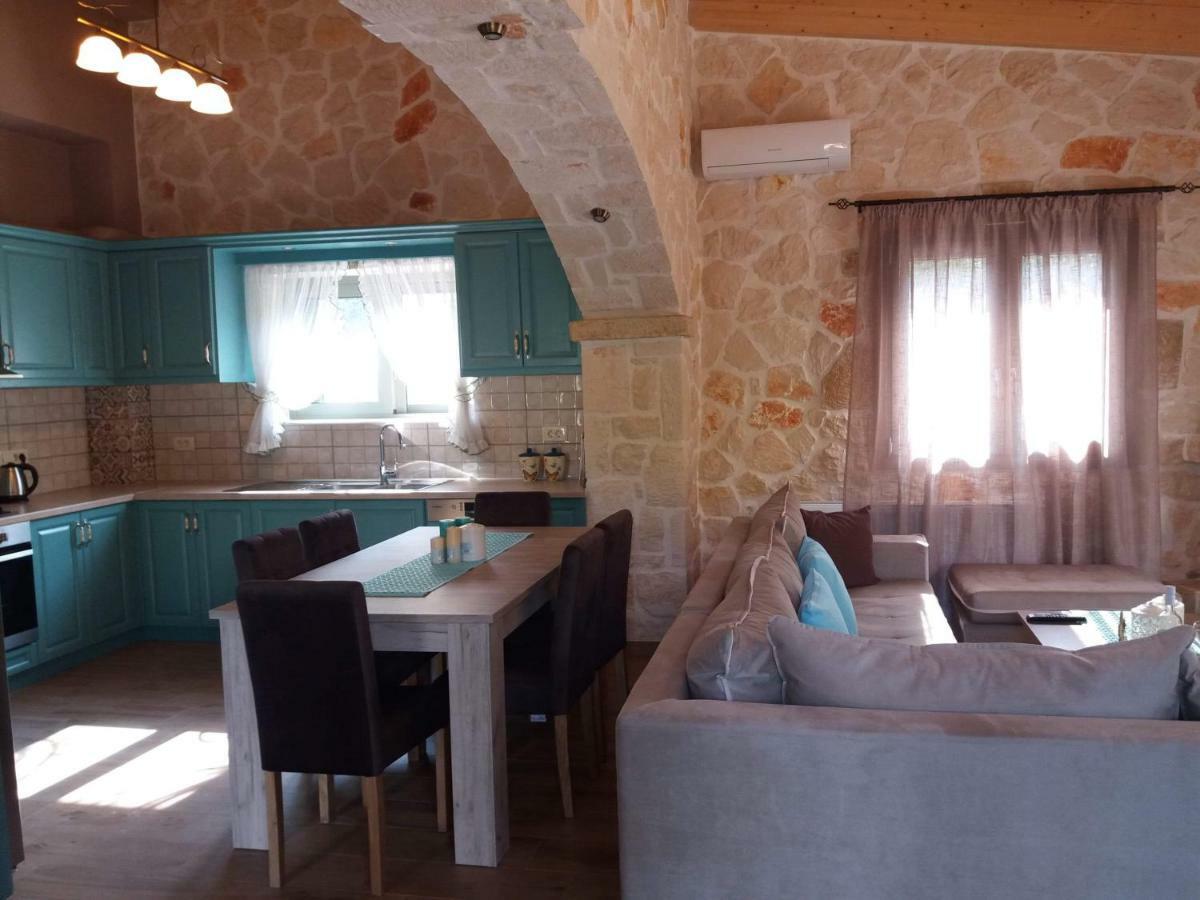 Villa Liberta Keri 外观 照片